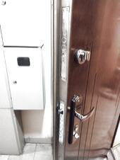 Фото 7: Замена дверного замка в железную дверь. Готово!